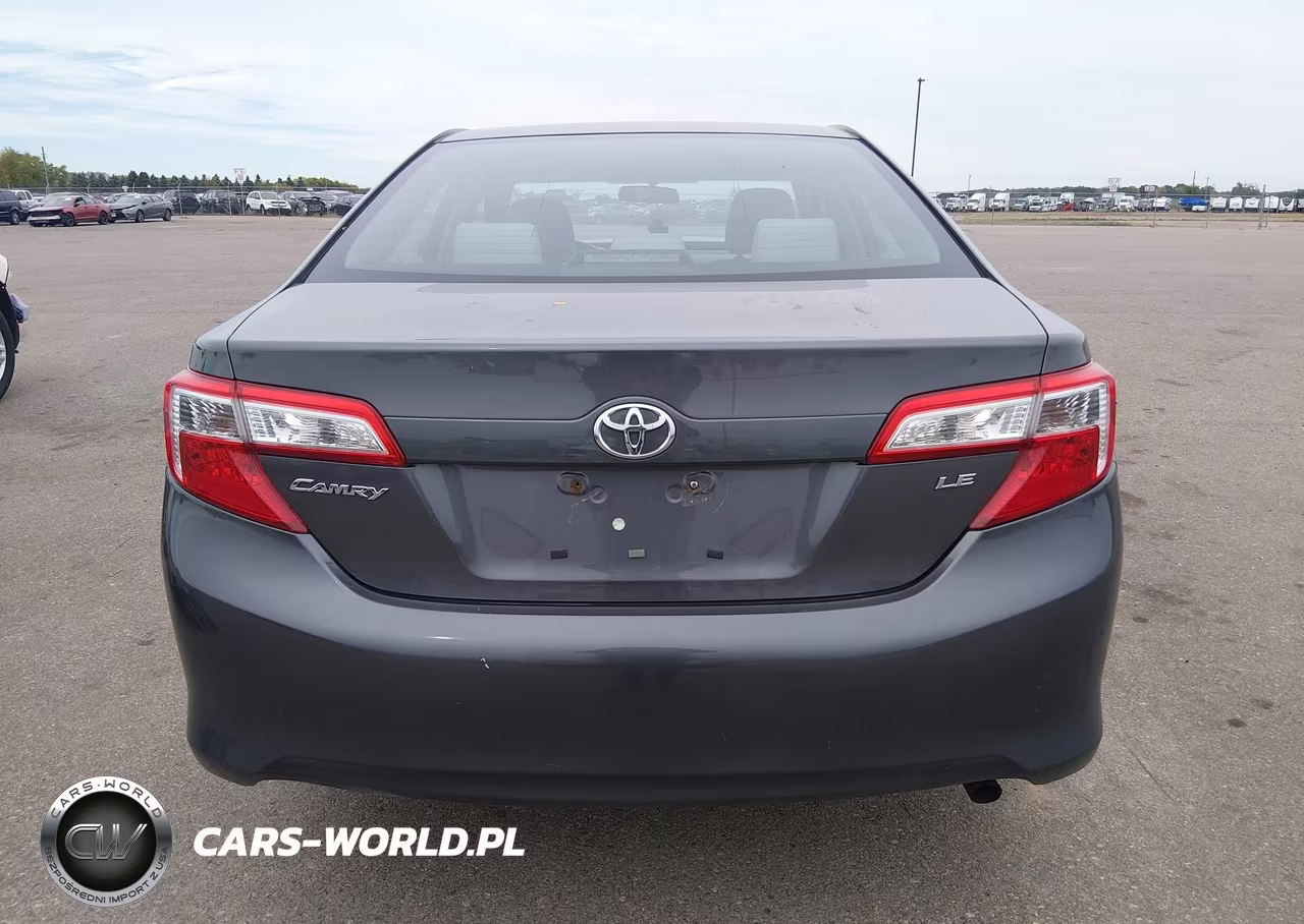 2014 Toyota Camry Le VIN:4T4BF1FK3ER349547 - 17