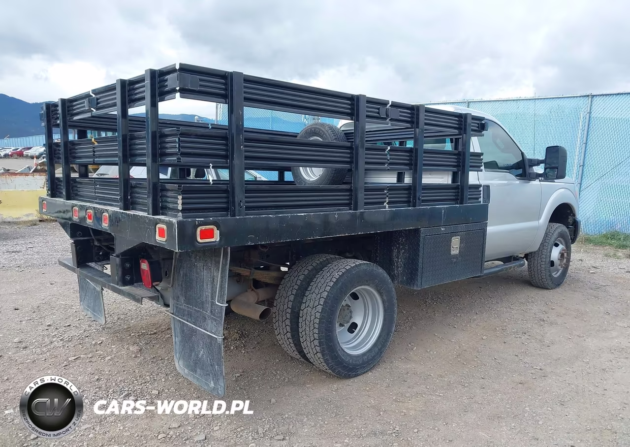 2015 Ford F-350 Chassis Xl VIN:1FDRF3H65FEA14788 - 4