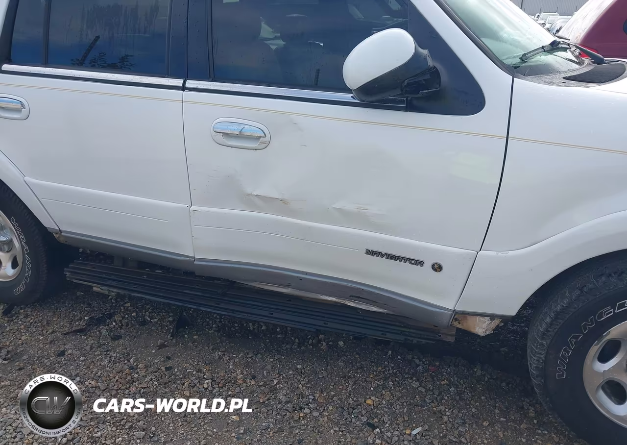 2000 Lincoln Navigator VIN:5LMEU27A6YLJ32543 - 11