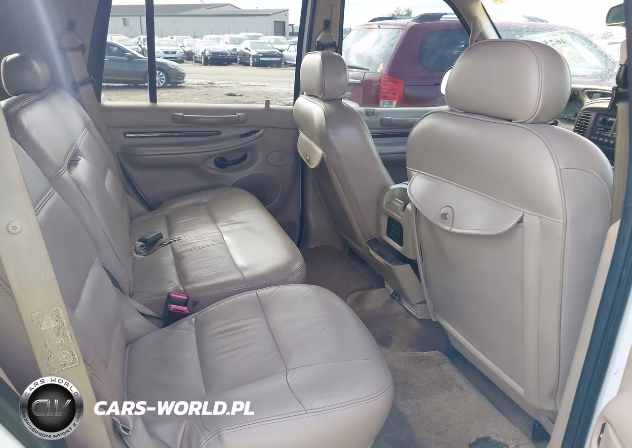 2000 Lincoln Navigator VIN:5LMEU27A6YLJ32543 - 8