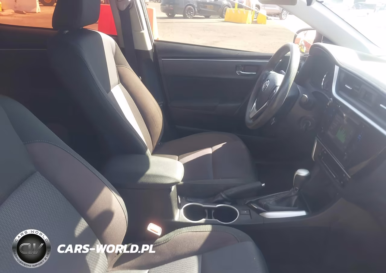 2018 Toyota Corolla Le VIN:5YFBURHE2JP829354 - 5