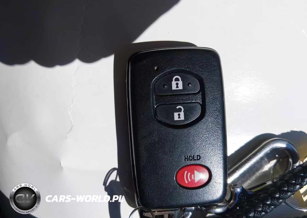 2014 Toyota Prius V Three VIN:JTDZN3EU5E3355497 - 11