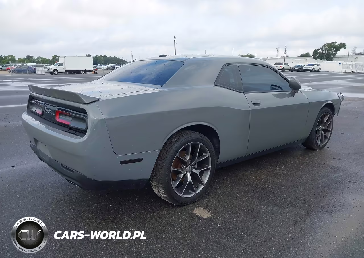 2018 Dodge Challenger Sxt VIN:2C3CDZAG5JH321924 - 4