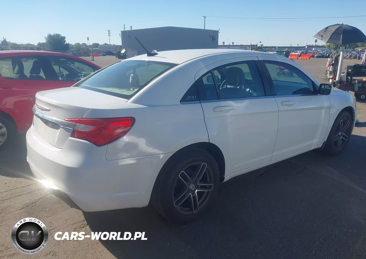 2012 Chrysler 200 Lx VIN:1C3CCBAB6CN272094 - 4