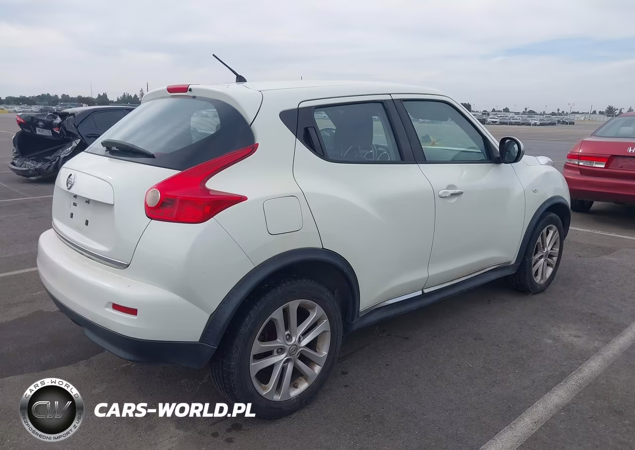 2011 Nissan Juke S VIN:JN8AF5MR5BT018847 - 4