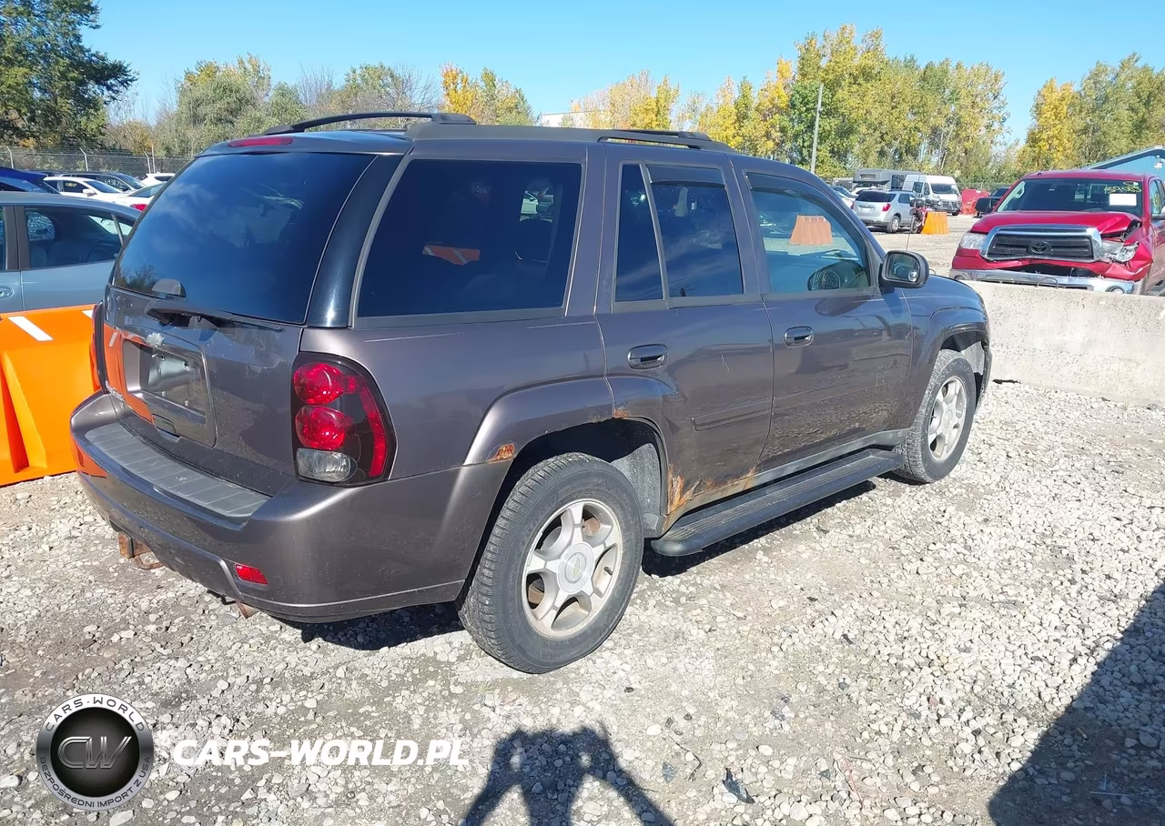 2008 Chevy Trail Blazer VIN:1GNDT13S482143875 - 4