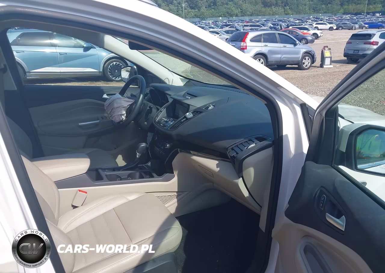 2017 Ford Escape Titanium VIN:1FMCU0JD2HUE65074 - 5