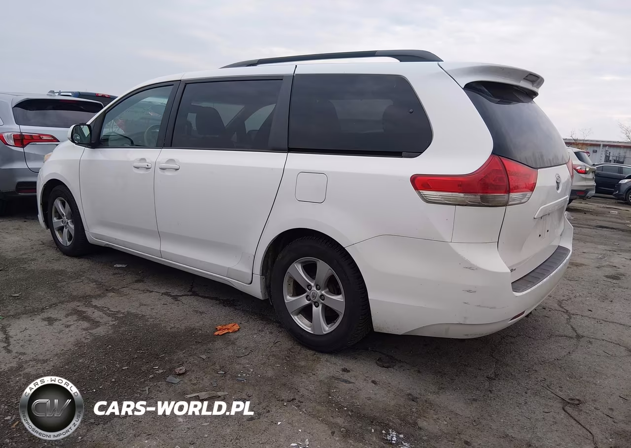 2011 Toyota Sienna Le V6 VIN:5TDKK3DCXBS086345 - 3