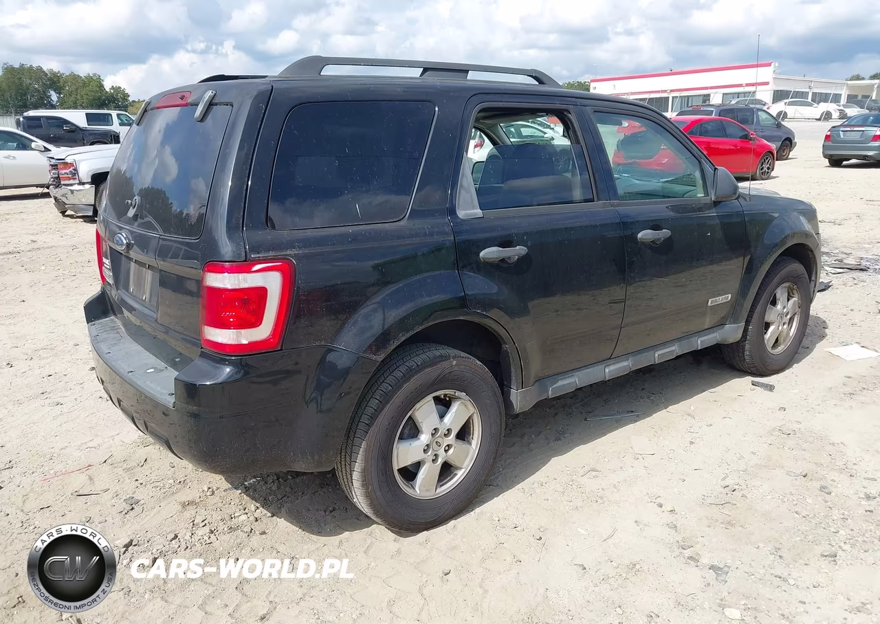 2008 Ford Escape Xlt VIN:1FMCU03Z38KE21637 - 4