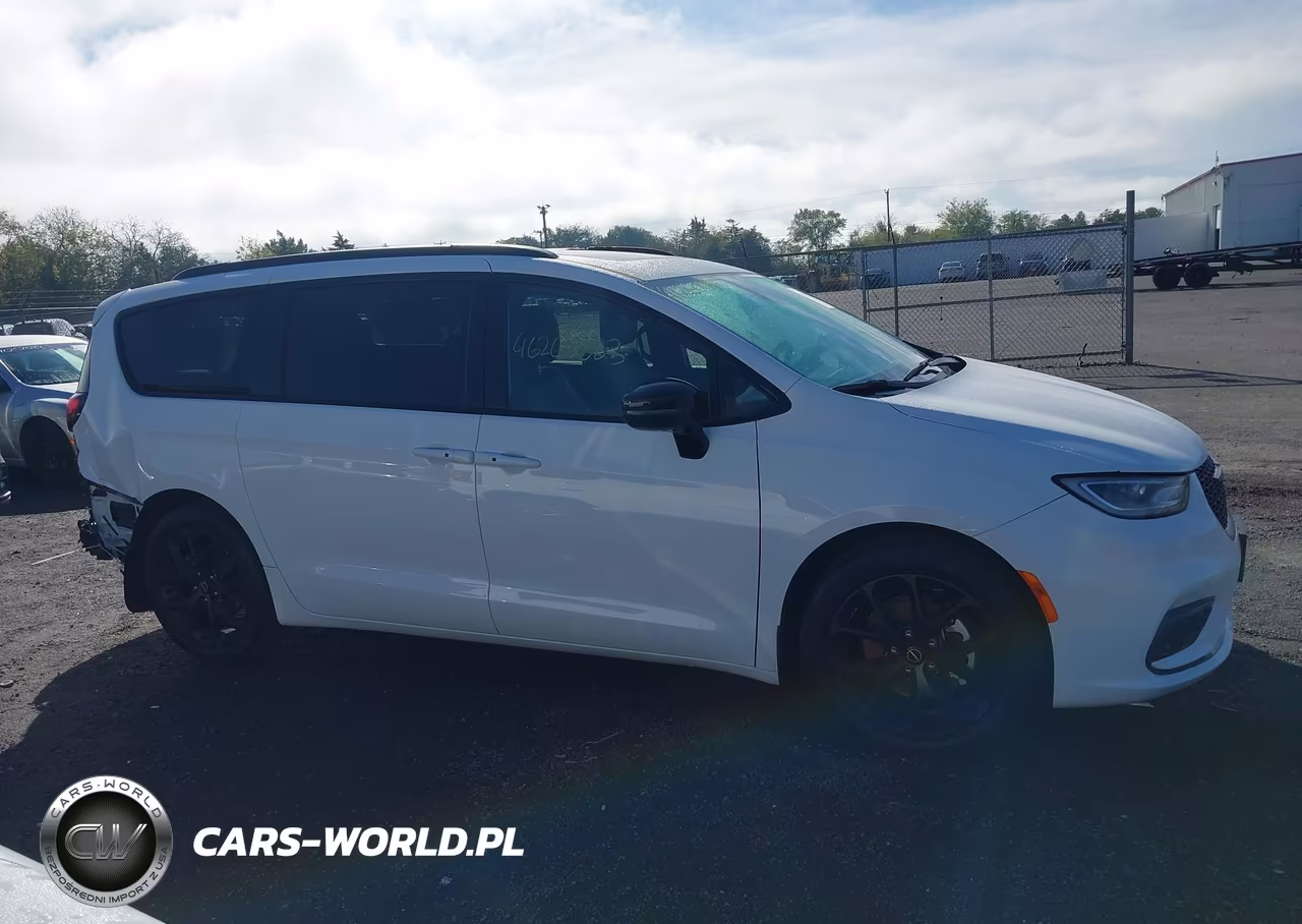 2025 Chrysler Pacifica Limited VIN:2C4RC1GG0SR527052 - 13