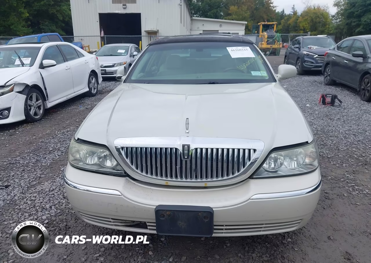 2004 Lincoln Town Car Ultimate VIN:1LNHM83W04Y621120 - 12