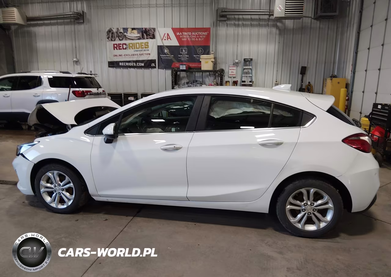 2019 Chevrolet Cruze Lt VIN:3G1BE6SM2KS550401 - 14