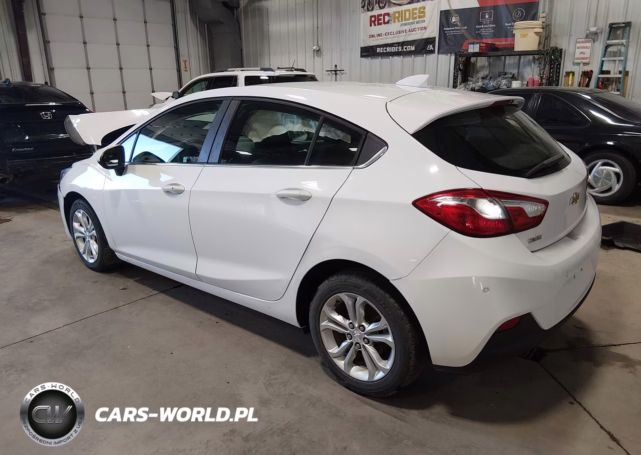 2019 Chevrolet Cruze Lt VIN:3G1BE6SM2KS550401 - 3