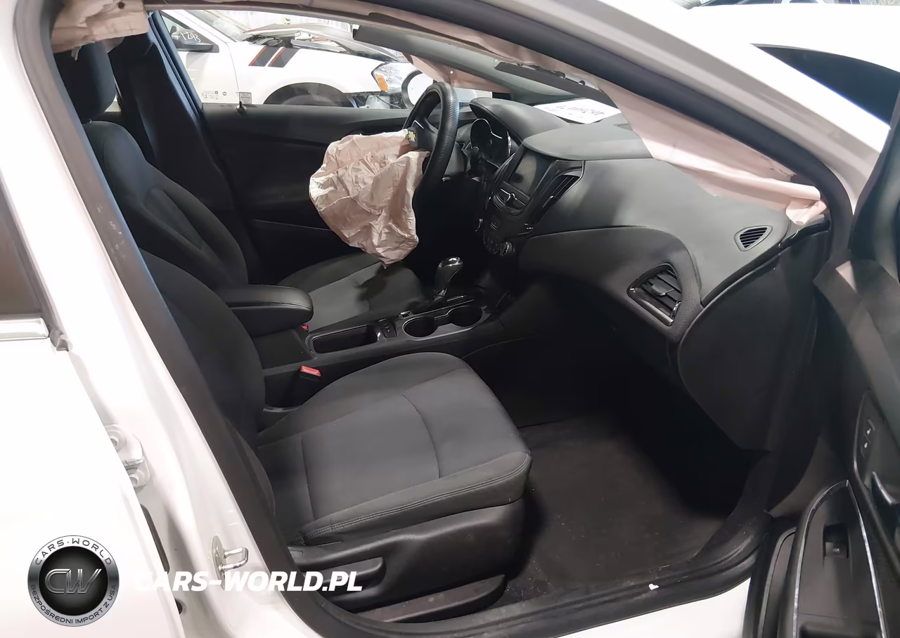 2019 Chevrolet Cruze Lt VIN:3G1BE6SM2KS550401 - 5