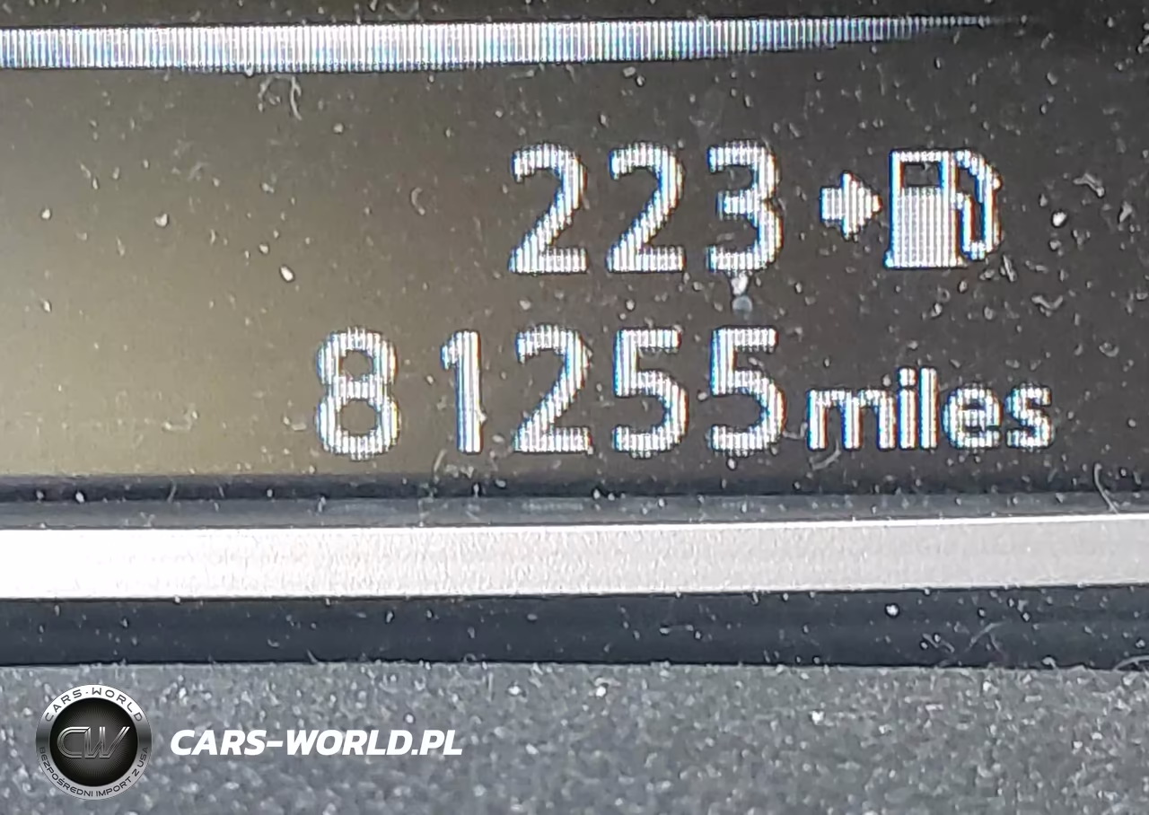 2018 Nissan Sentra S VIN:3N1AB7AP4JY303246 - 16