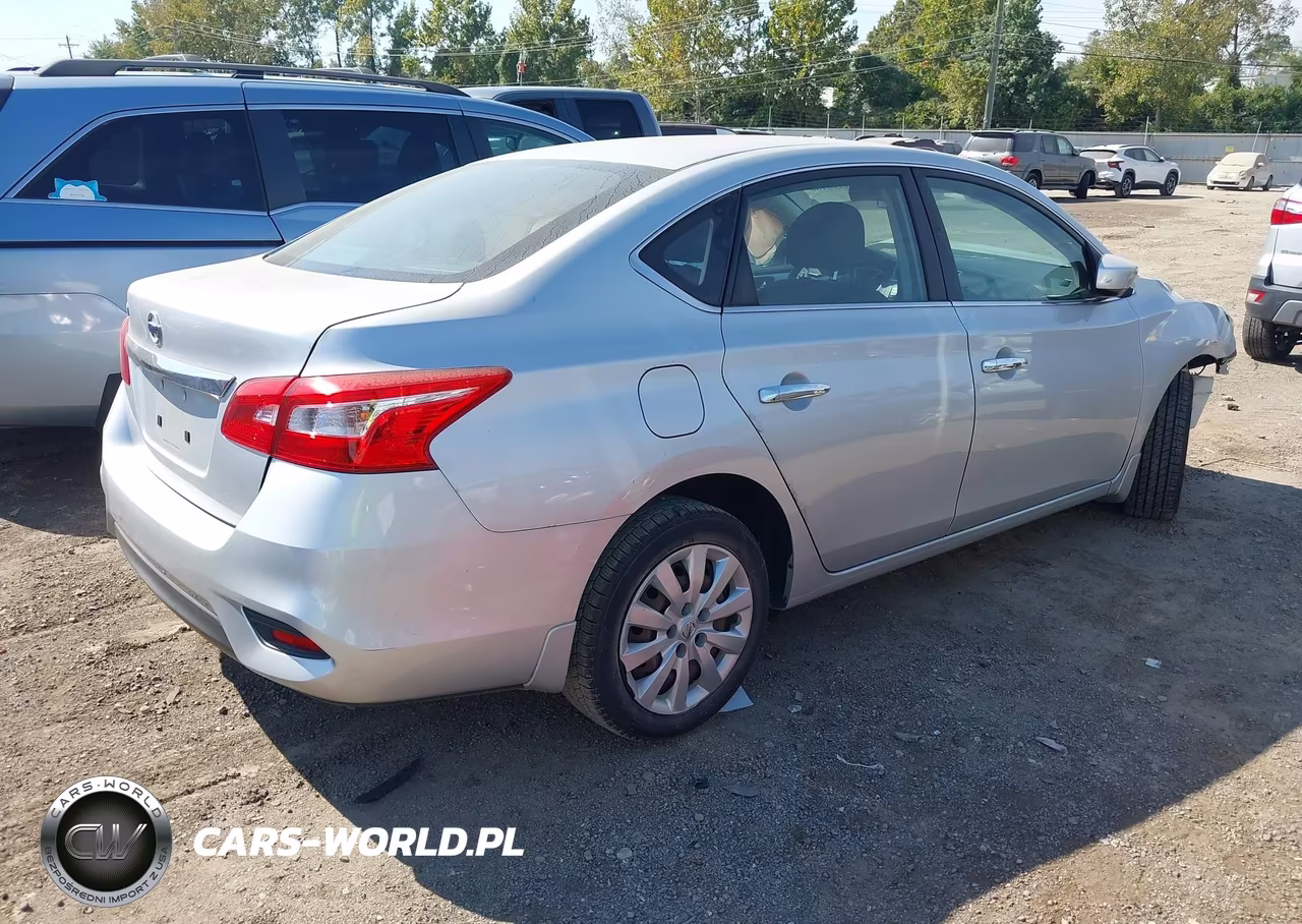 2018 Nissan Sentra S VIN:3N1AB7AP4JY303246 - 4
