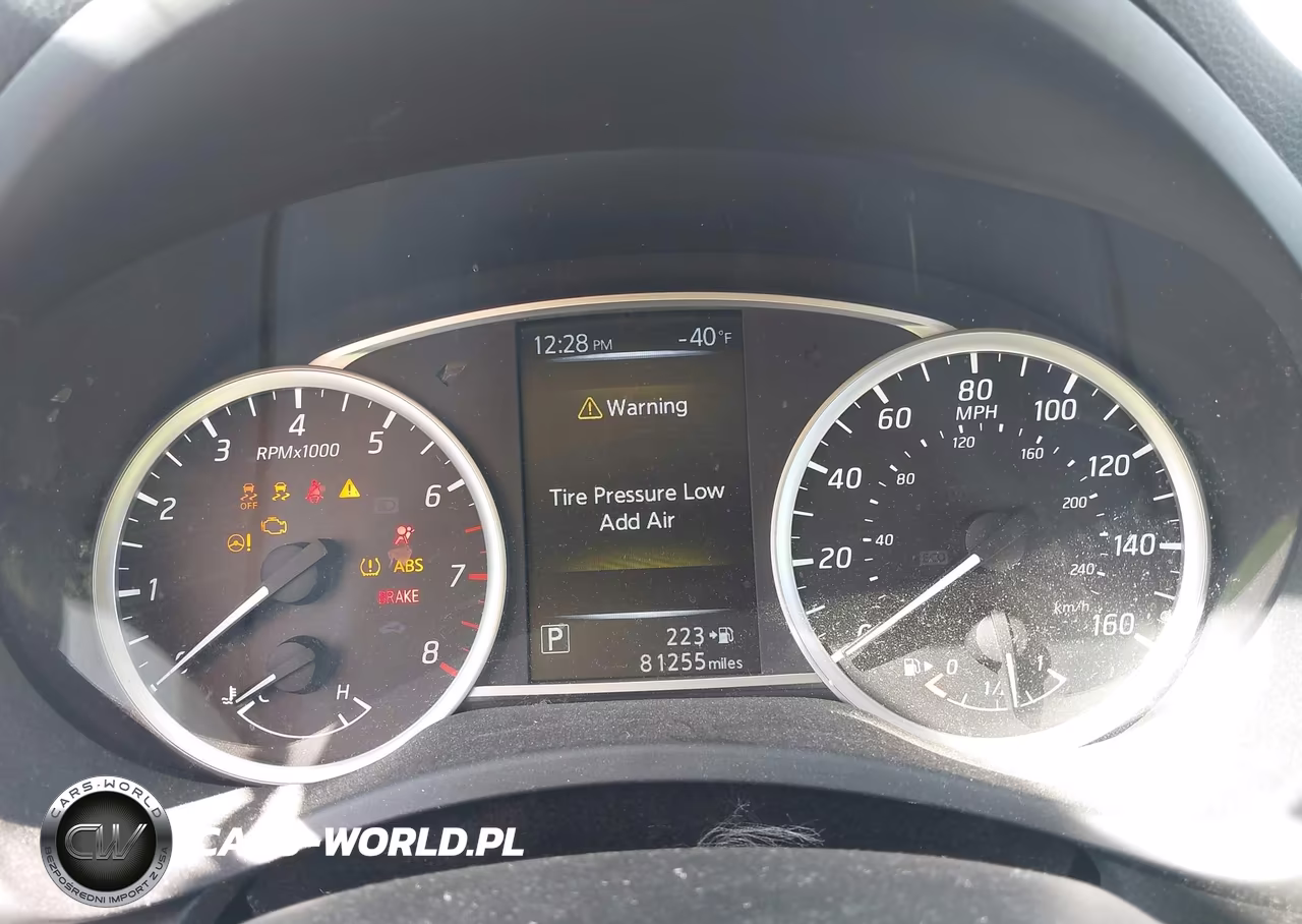 2018 Nissan Sentra S VIN:3N1AB7AP4JY303246 - 7