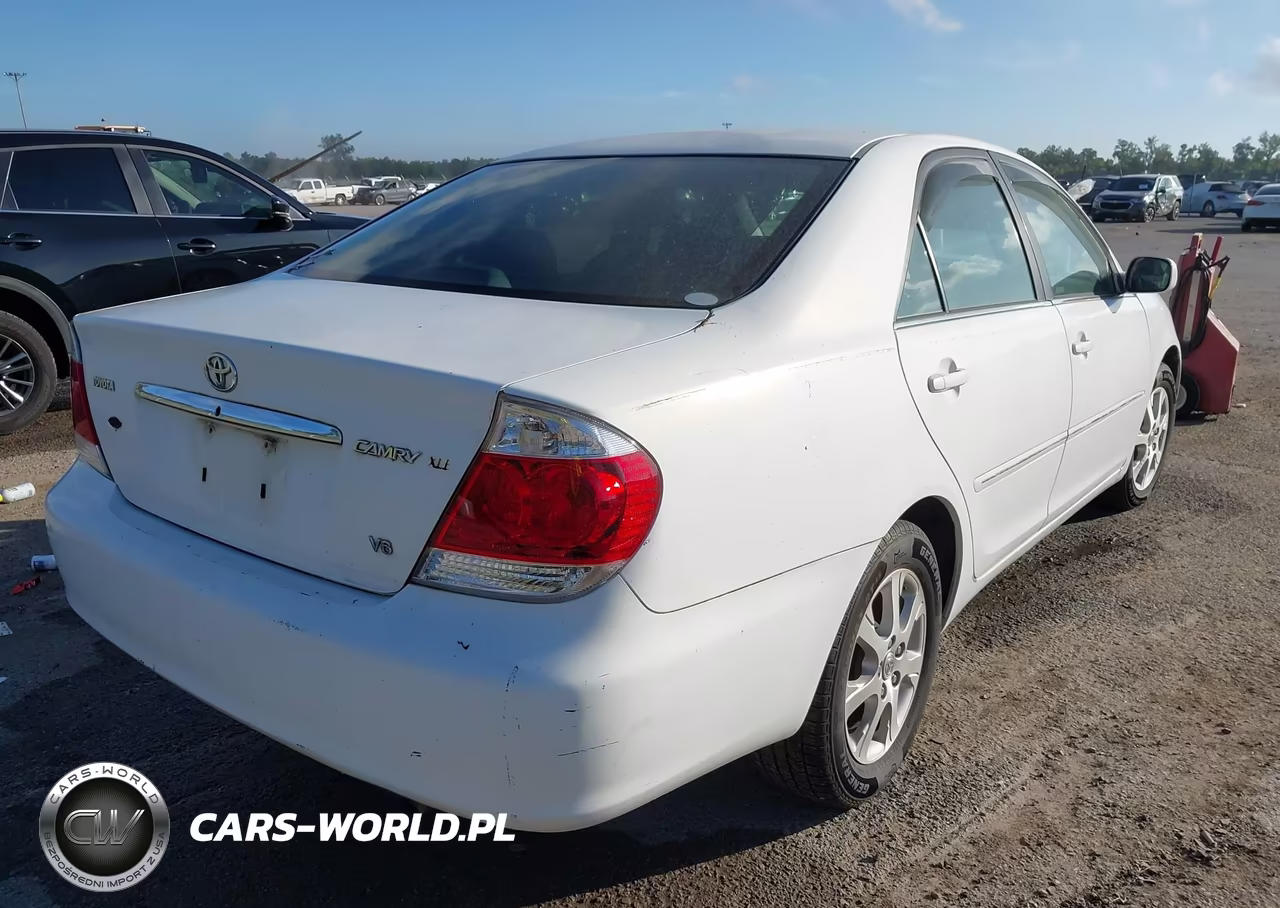 2005 Toyota Camry Xle V6 VIN:4T1BF30K15U087817 - 4