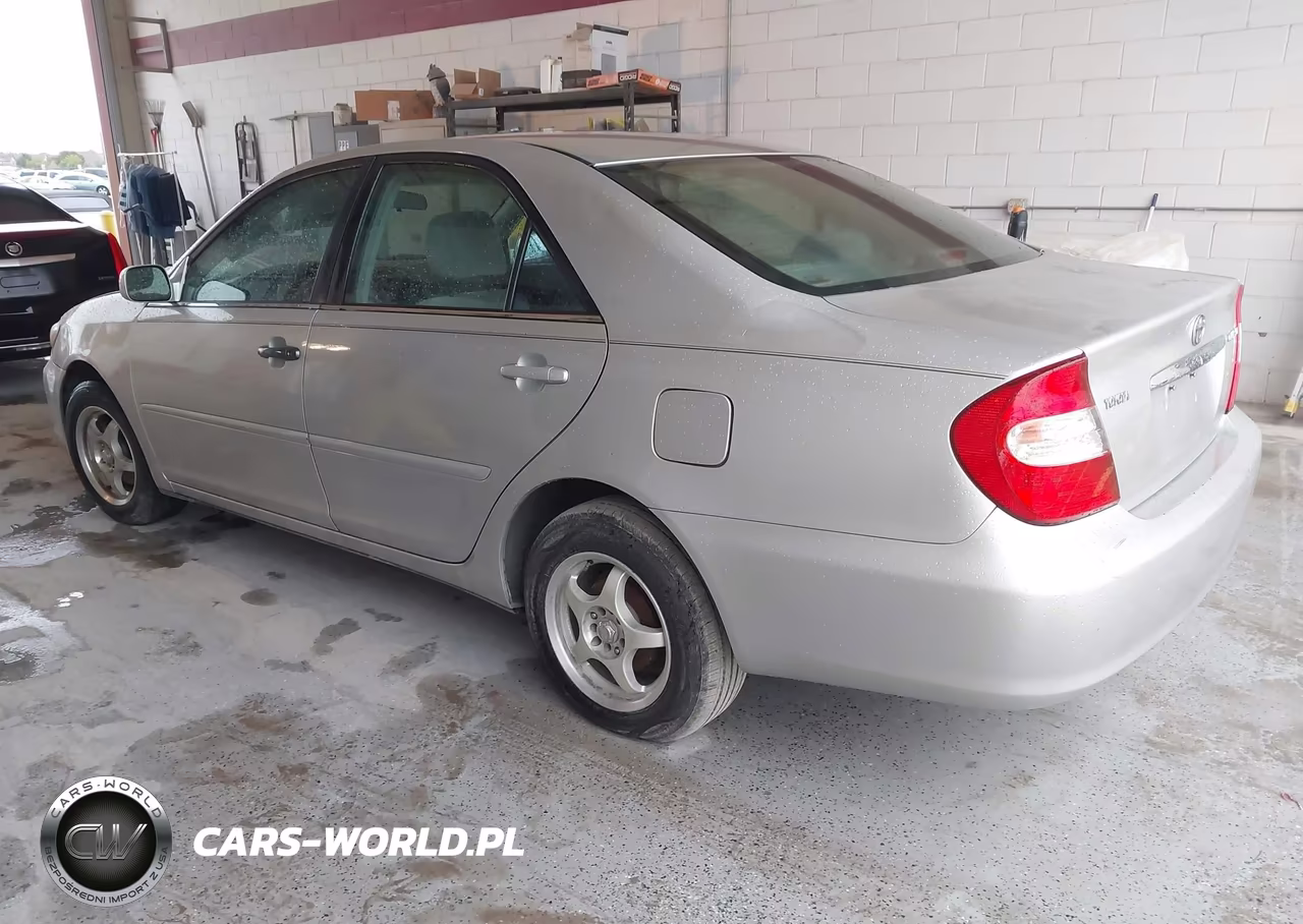 2003 Toyota Camry Le VIN:4T1BE32K03U118164 - 3