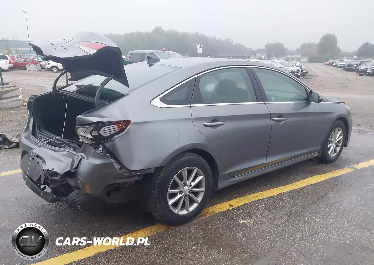2018 Hyundai Sonata Se VIN:5NPE24AF2JH660104 - 4