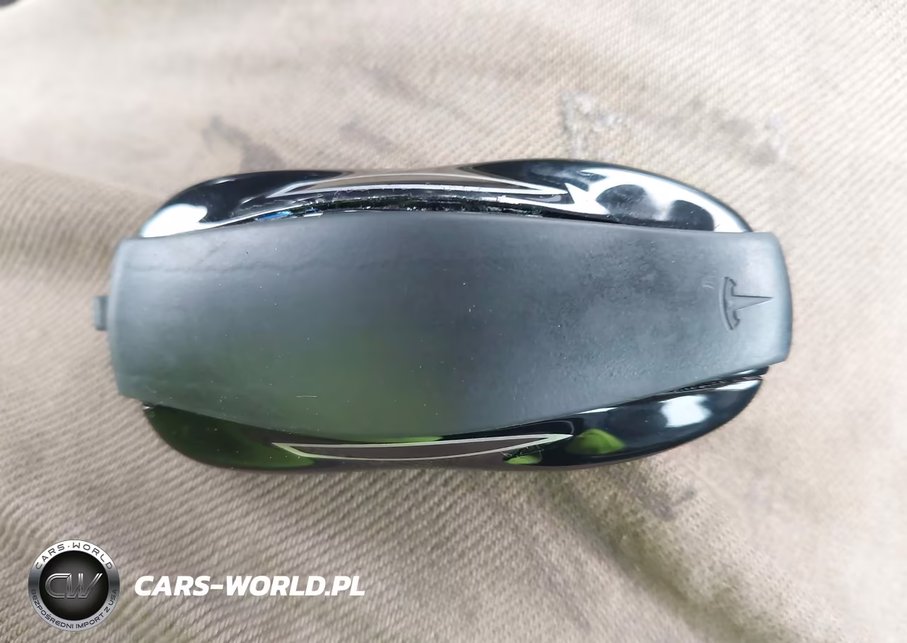 2015 Tesla Model S 60-70-85 VIN:5YJSA1S19FFP77028 - 11