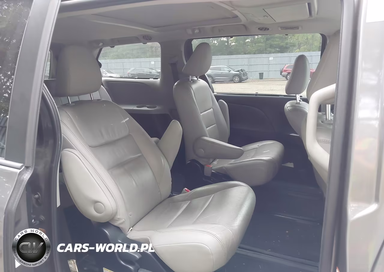 2017 Toyota Sienna Limited Premium 7 Passenger VIN:5TDDZ3DC4HS180640 - 8