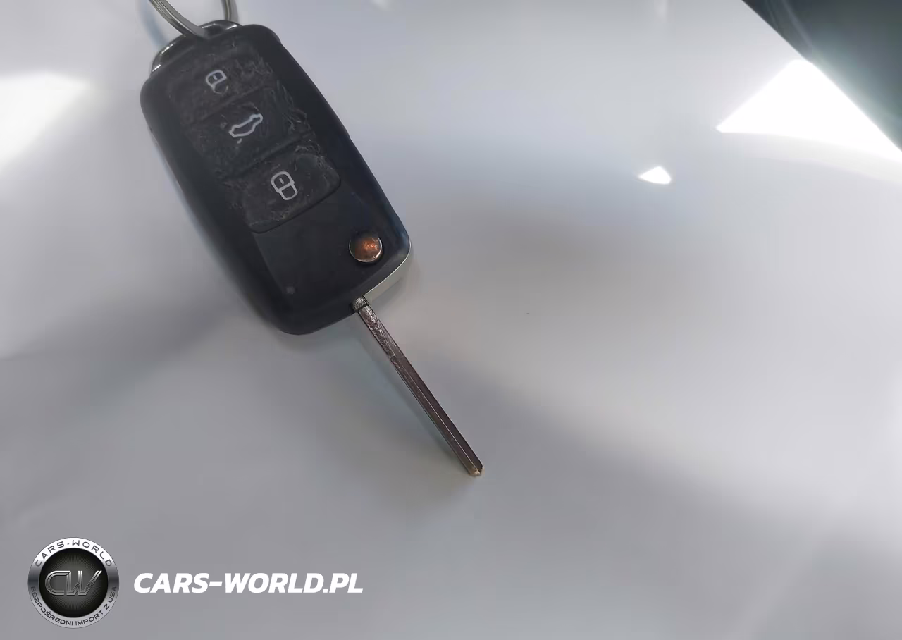 2013 Volkswagen Beetle 2.5L Entry VIN:3VWFP7AT5DM645458 - 11