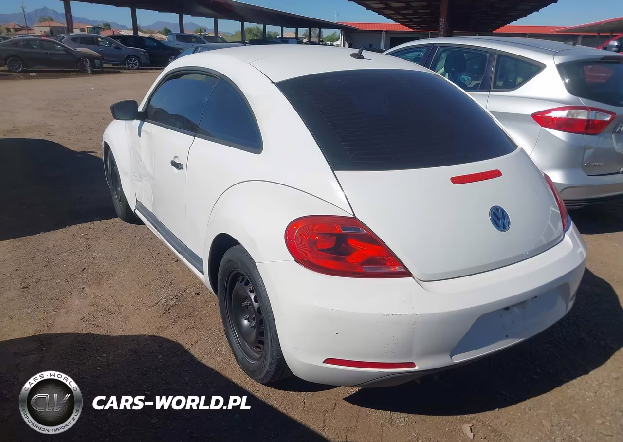 2013 Volkswagen Beetle 2.5L Entry VIN:3VWFP7AT5DM645458 - 3