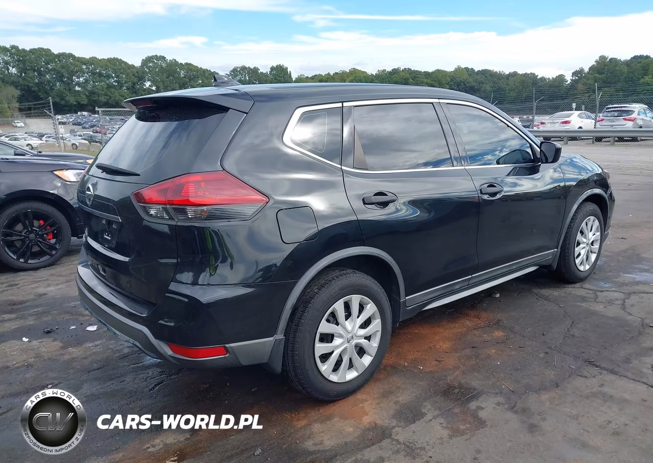 2018 Nissan Rogue S VIN:KNMAT2MT0JP613126 - 4