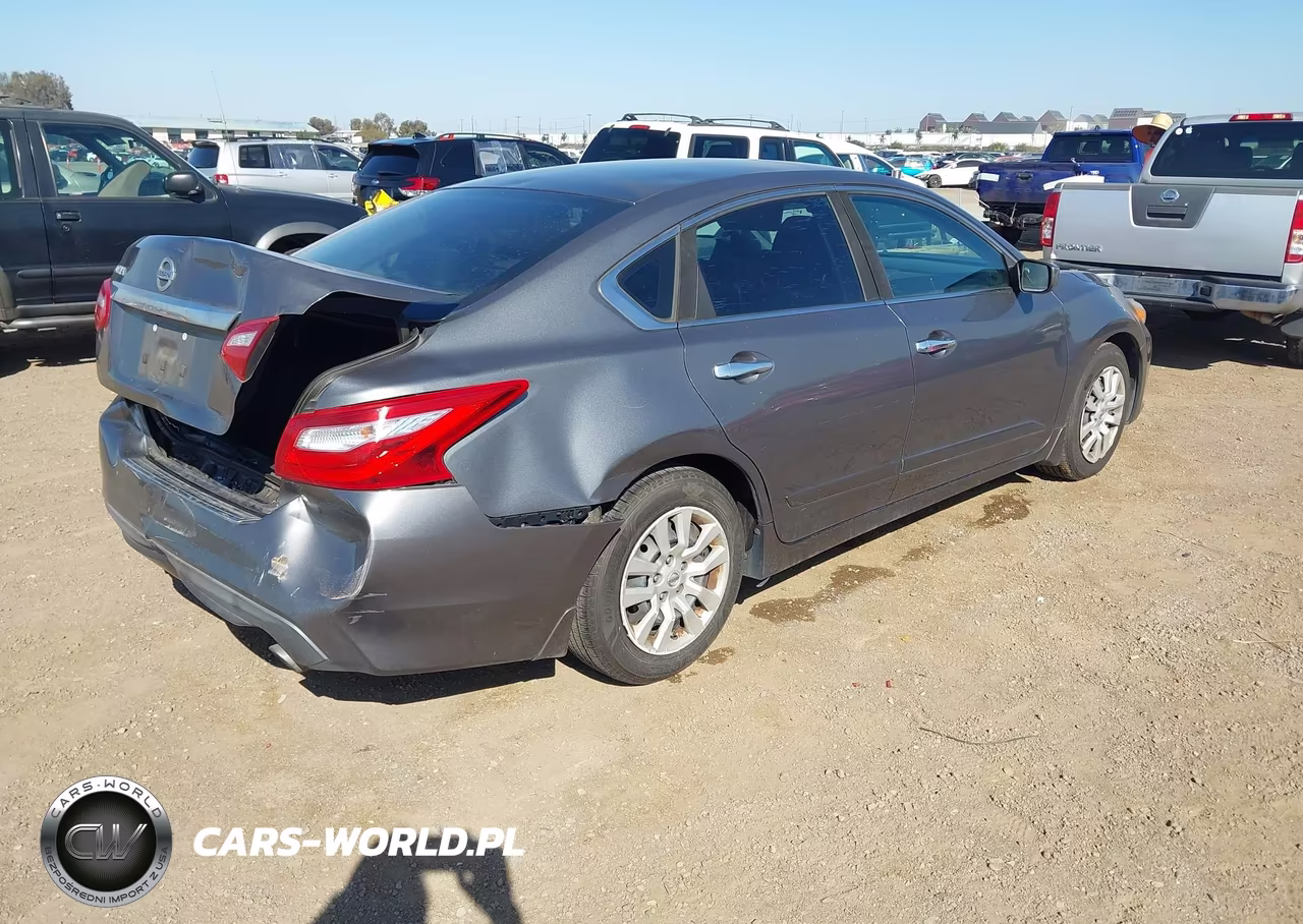 2017 Nissan Altima 2.5 S VIN:1N4AL3AP3HN349182 - 4