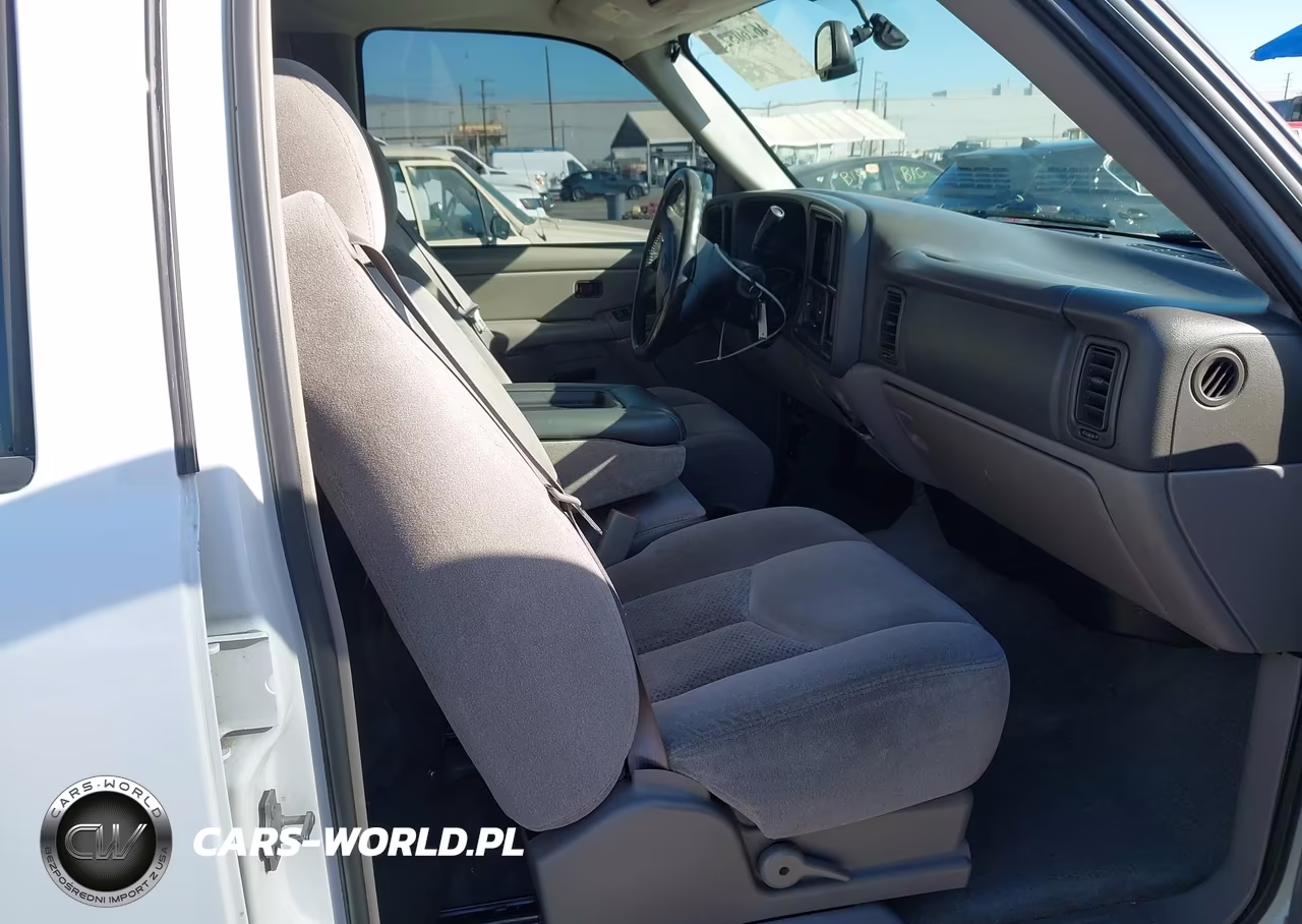 2004 Chevrolet Tahoe Ls VIN:1GNEC13V54R305688 - 5