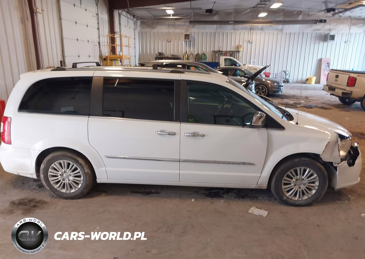 2014 Chrysler Town & Country Limited VIN:2C4RC1GG1ER290074 - 13