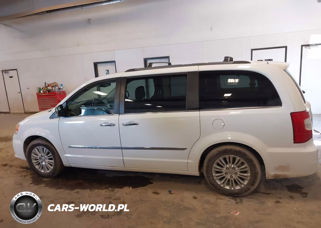 2014 Chrysler Town & Country Limited VIN:2C4RC1GG1ER290074 - 14