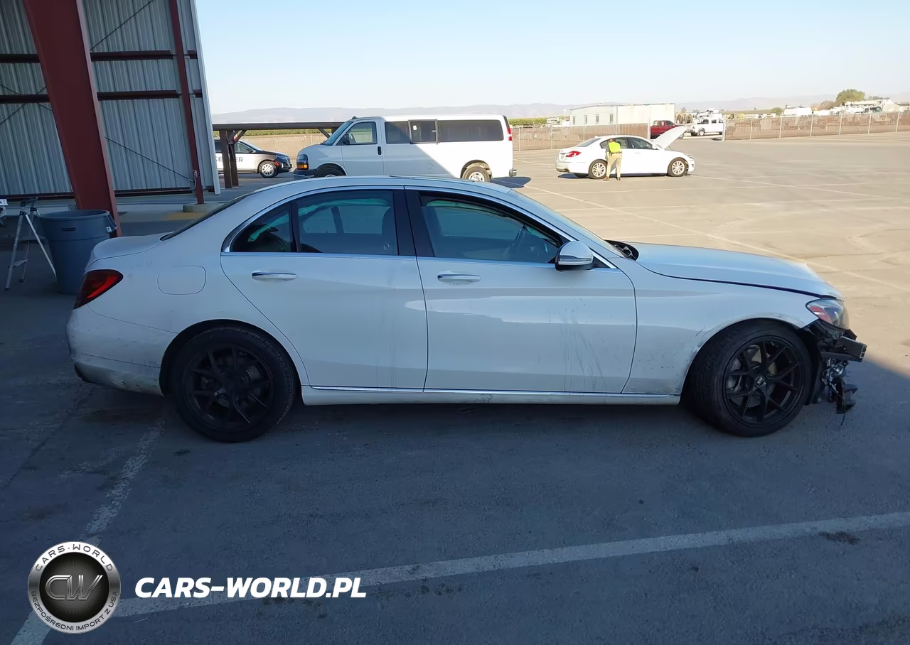 2018 Mercedes-Benz C 300 VIN:55SWF4JB0JU281959 - 13