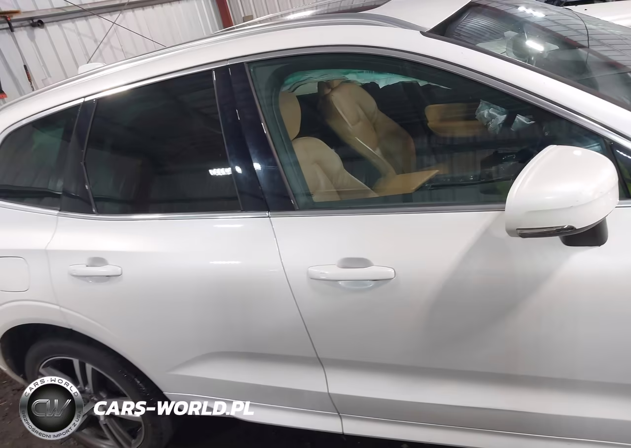 2019 Volvo Xc60 T5 Momentum VIN:LYV102RK5KB201693 - 14