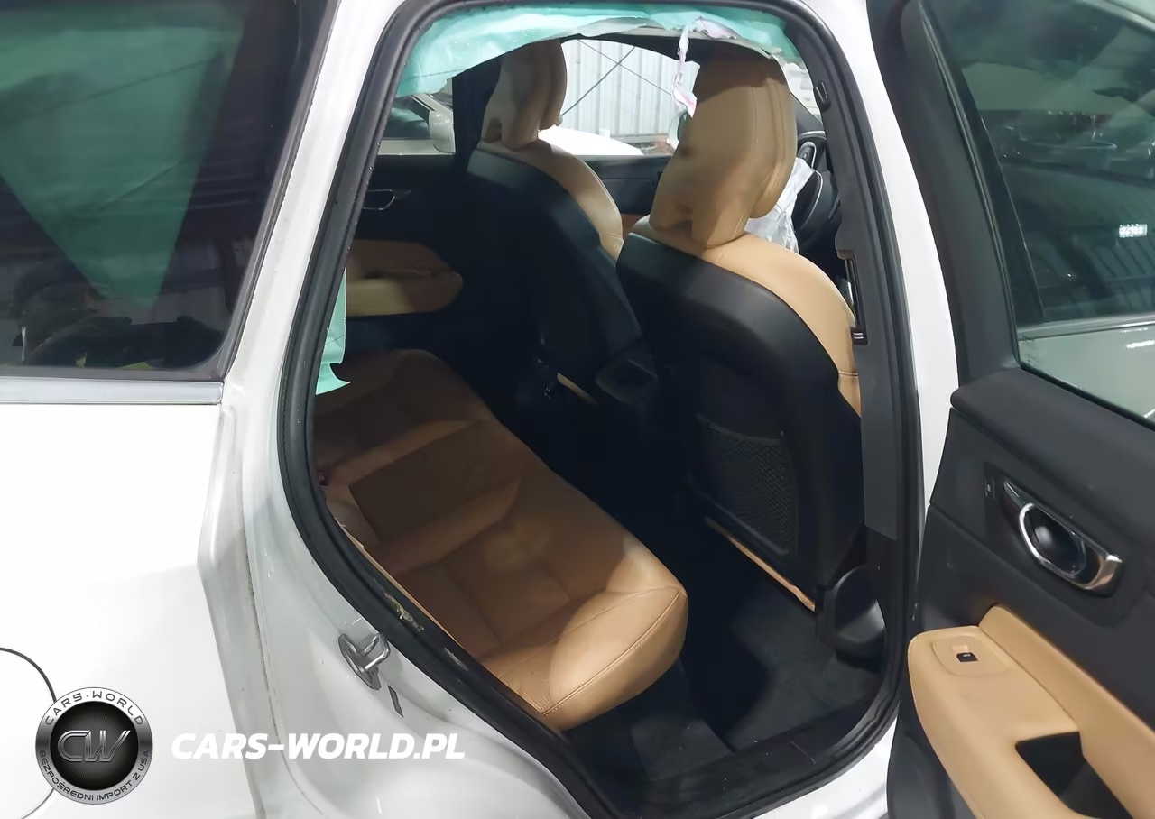 2019 Volvo Xc60 T5 Momentum VIN:LYV102RK5KB201693 - 8