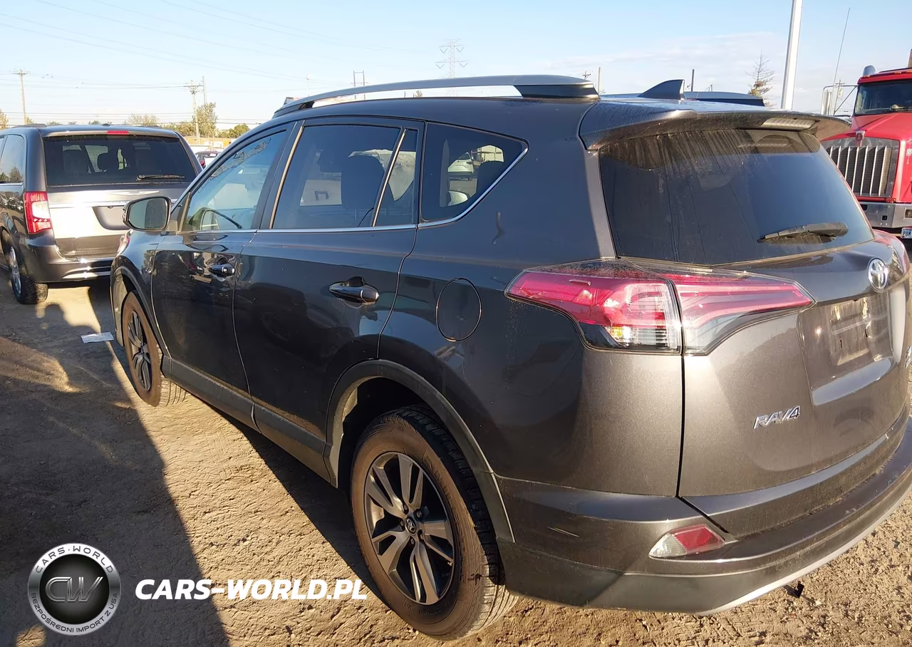 2018 Toyota Rav4 Xle VIN:2T3RFREV2JW731797 - 15