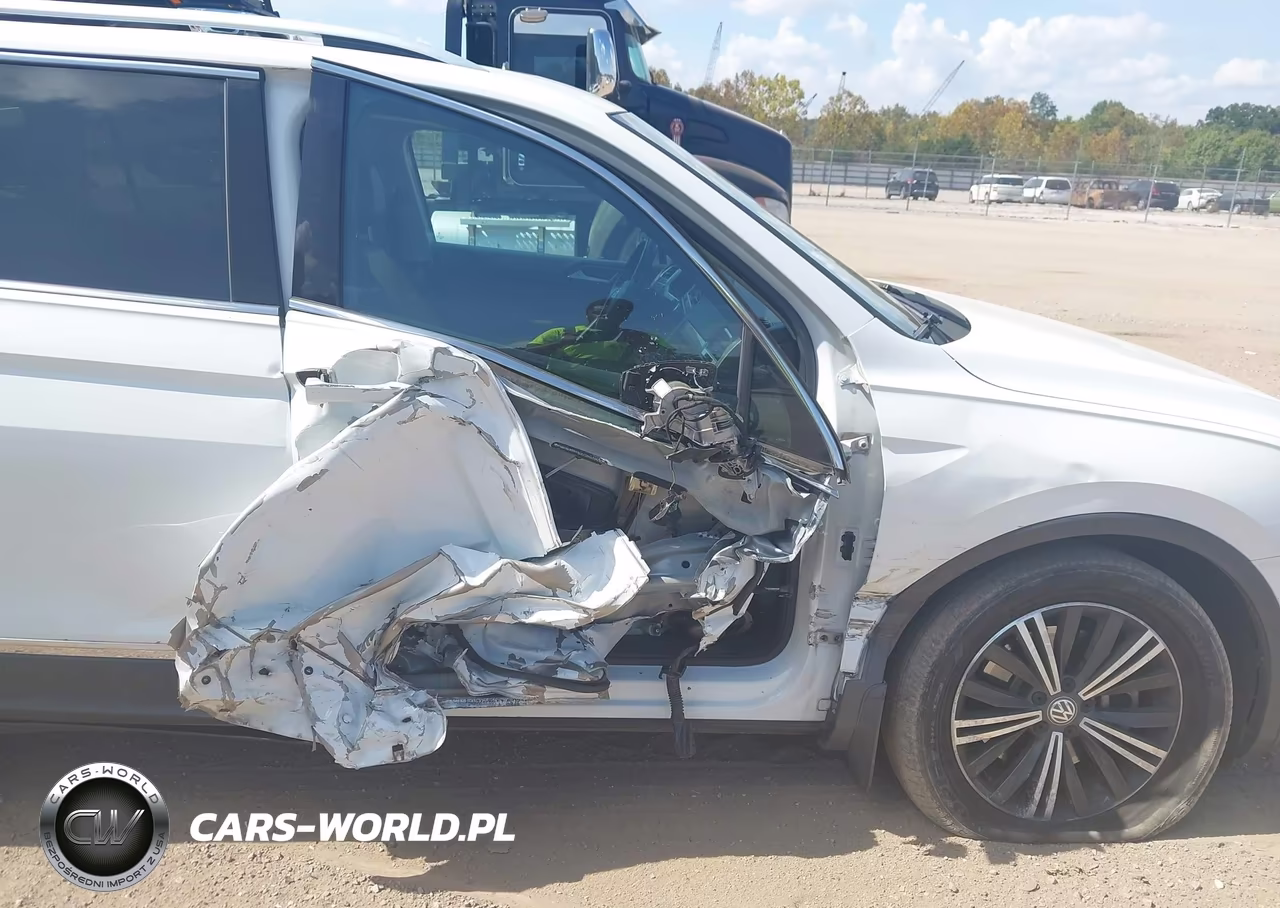 2019 Volkswagen Tiguan 2.0T Se-2.0T Sel-2.0T Sel R-Line-2.0T Sel R-Line Black VIN:3VV2B7AX2KM048611 - 6