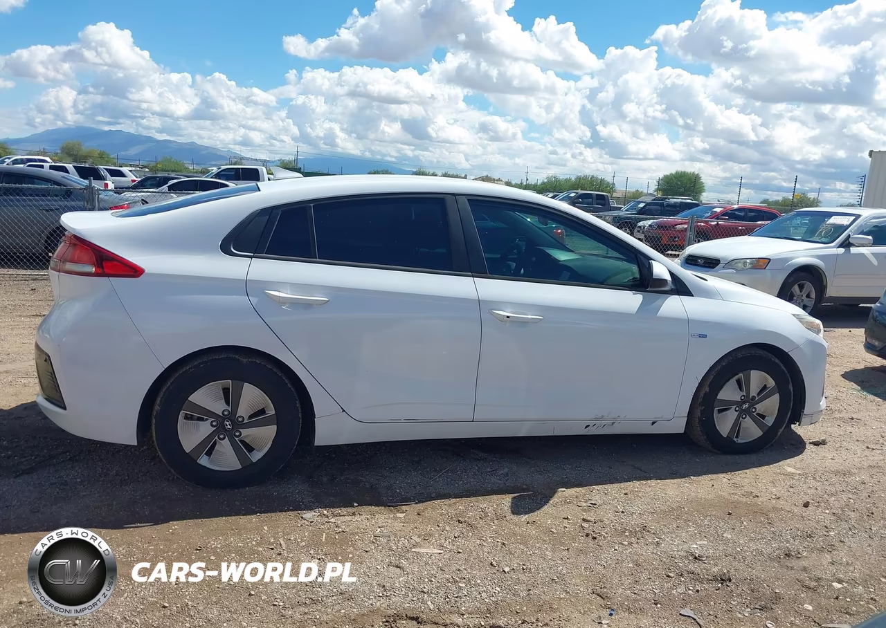 2019 Hyundai Ioniq Hybrid Blue VIN:KMHC65LC3KU122163 - 13