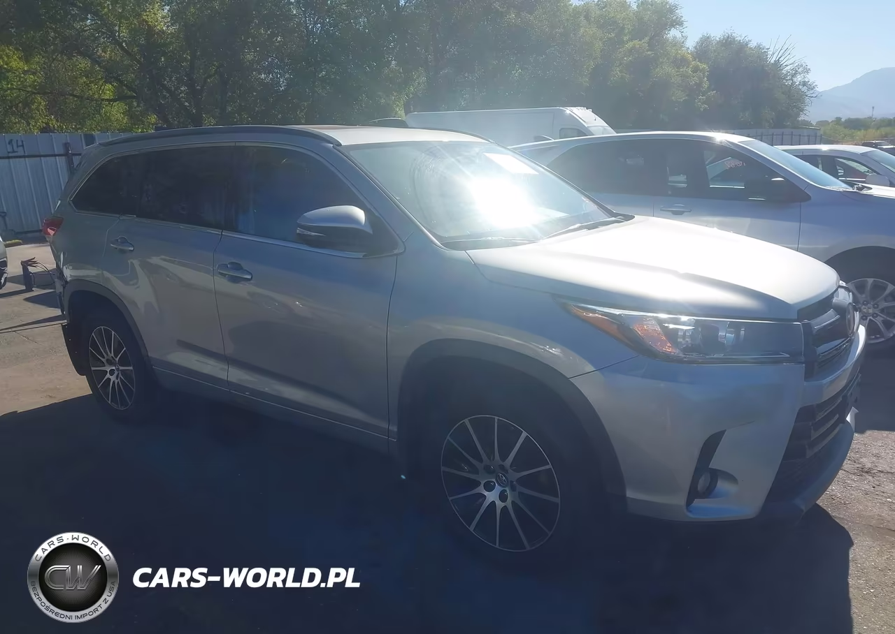 2017 Toyota Highlander Se