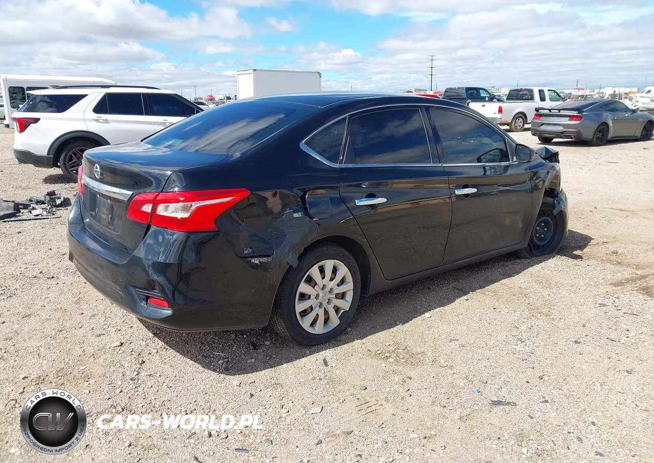 2018 Nissan Sentra S VIN:3N1AB7AP8JY280487 - 4