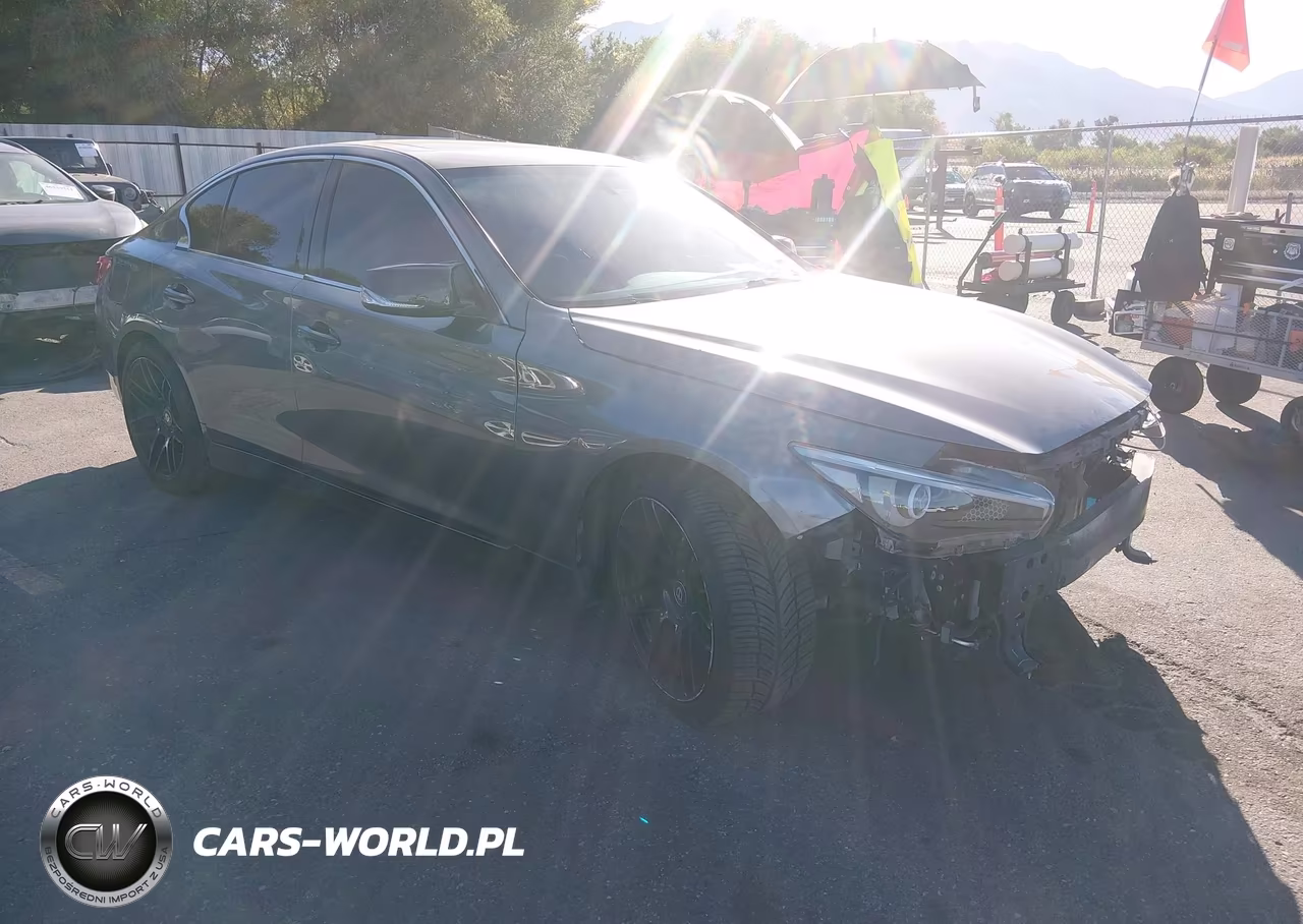 2015 Infiniti Q50