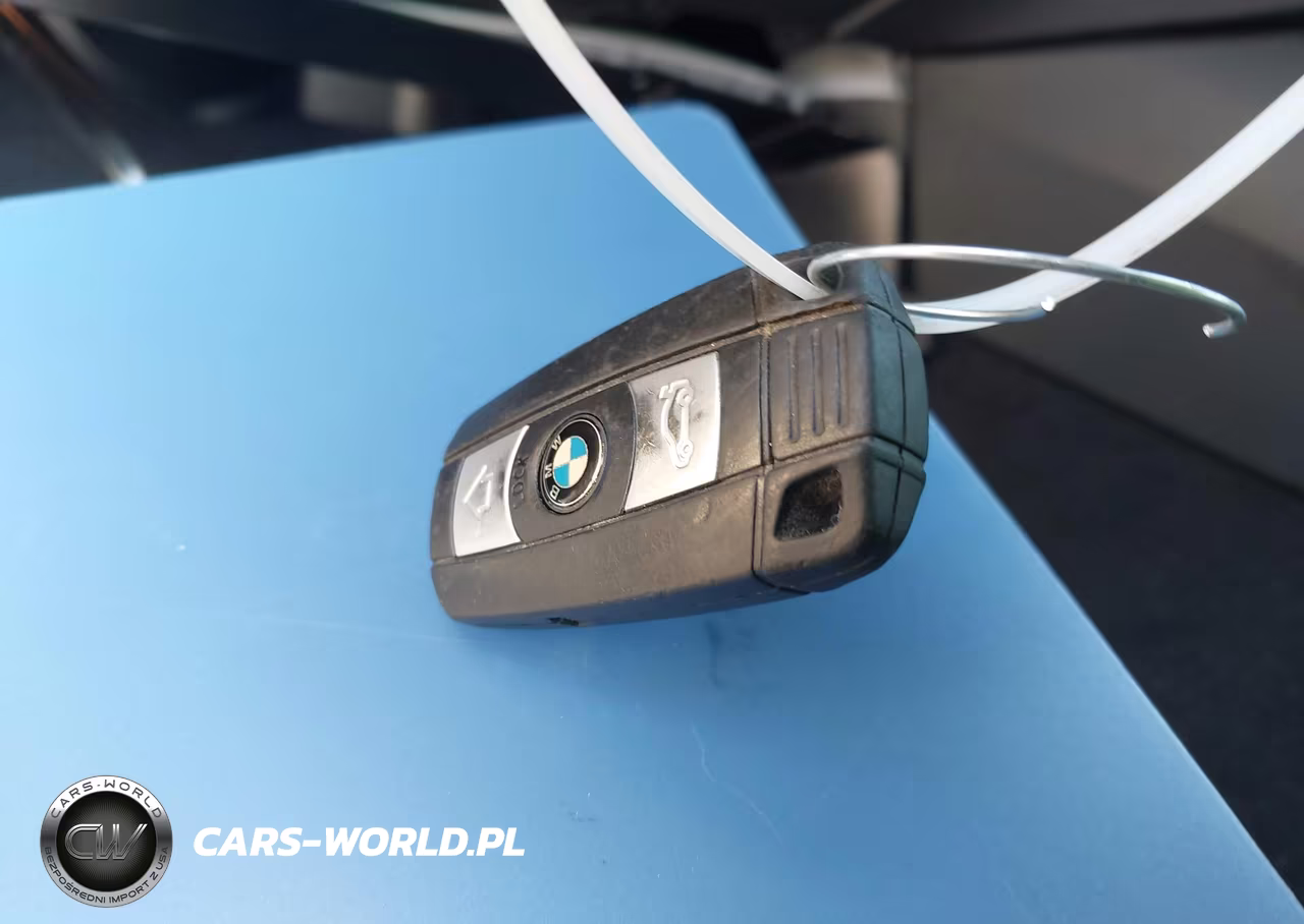 2011 BMW 328I VIN:WBAKE5C51BE573913 - 11