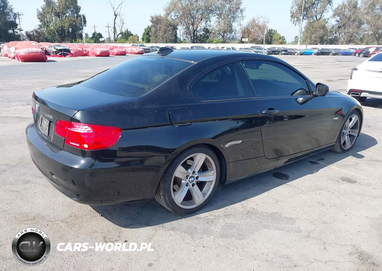 2011 BMW 328I VIN:WBAKE5C51BE573913 - 4