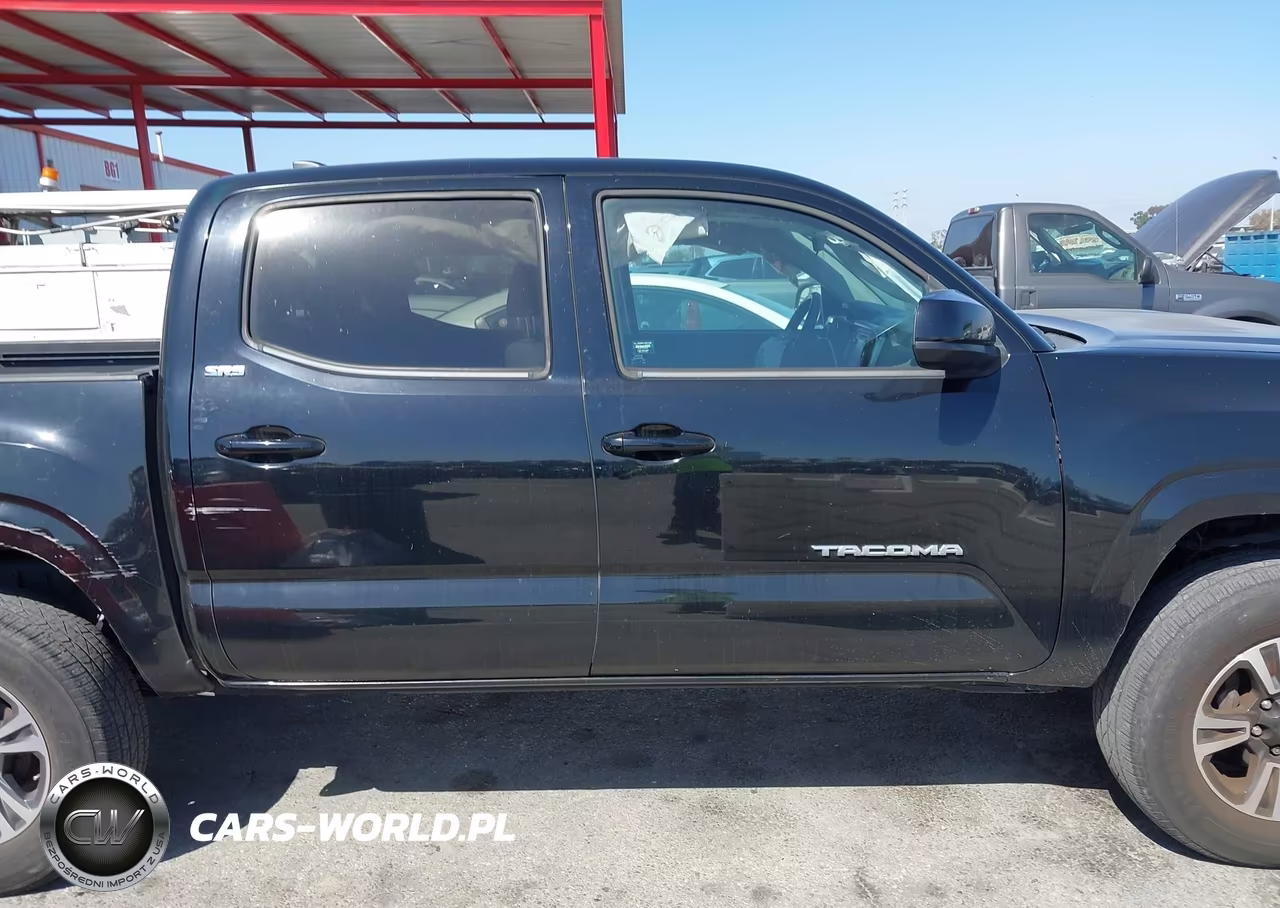 2018 Toyota Tacoma Sr5 VIN:5TFAX5GN4JX105079 - 12
