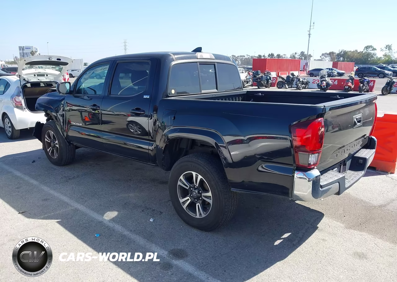 2018 Toyota Tacoma Sr5 VIN:5TFAX5GN4JX105079 - 3