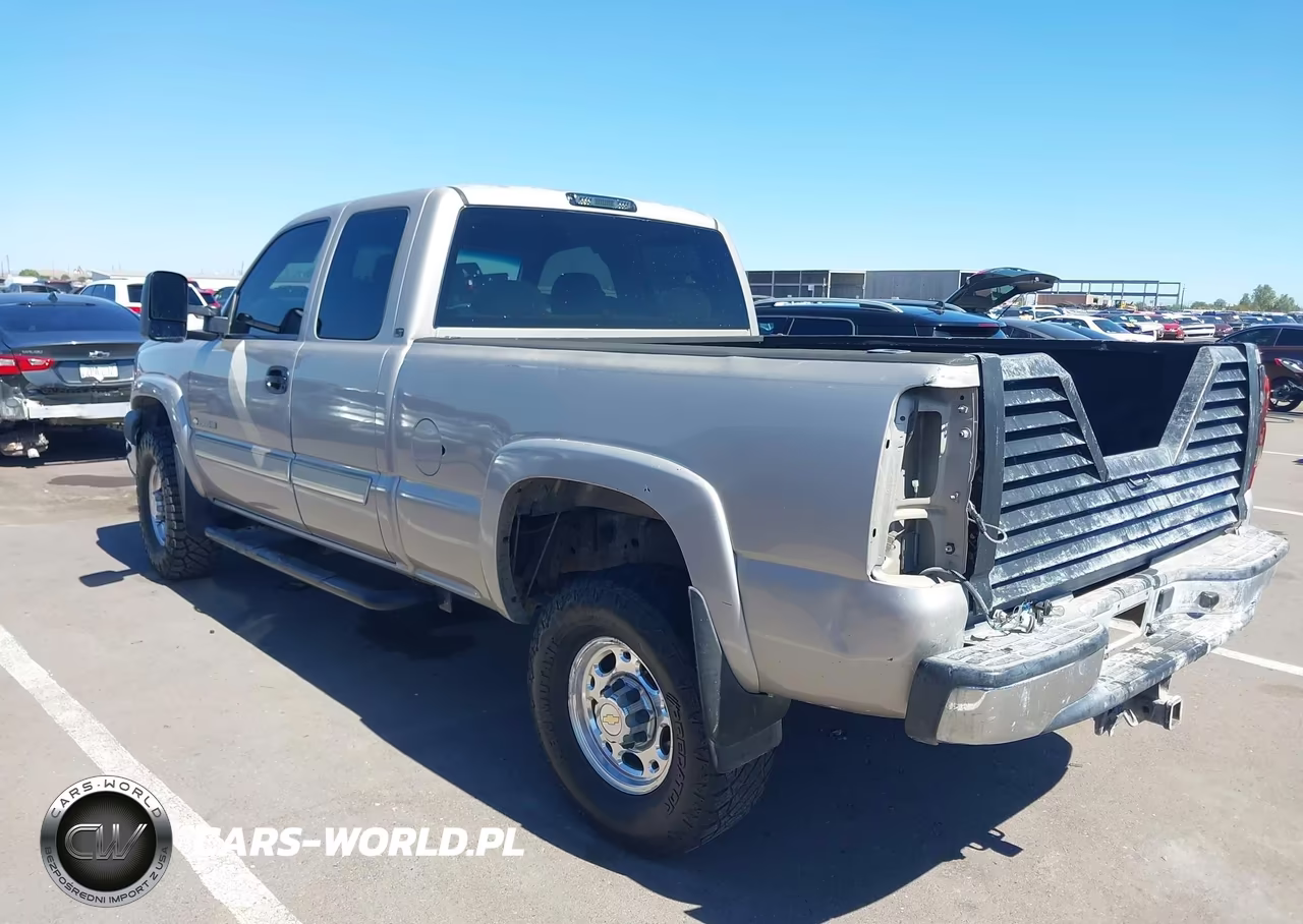 2004 Chevrolet Silverado 2500Hd Ls VIN:1GCHC29U14E362309 - 3