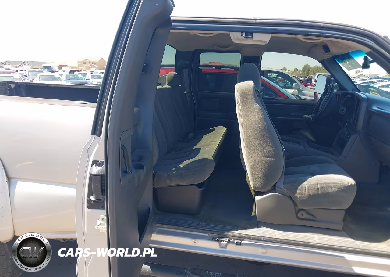 2004 Chevrolet Silverado 2500Hd Ls VIN:1GCHC29U14E362309 - 8