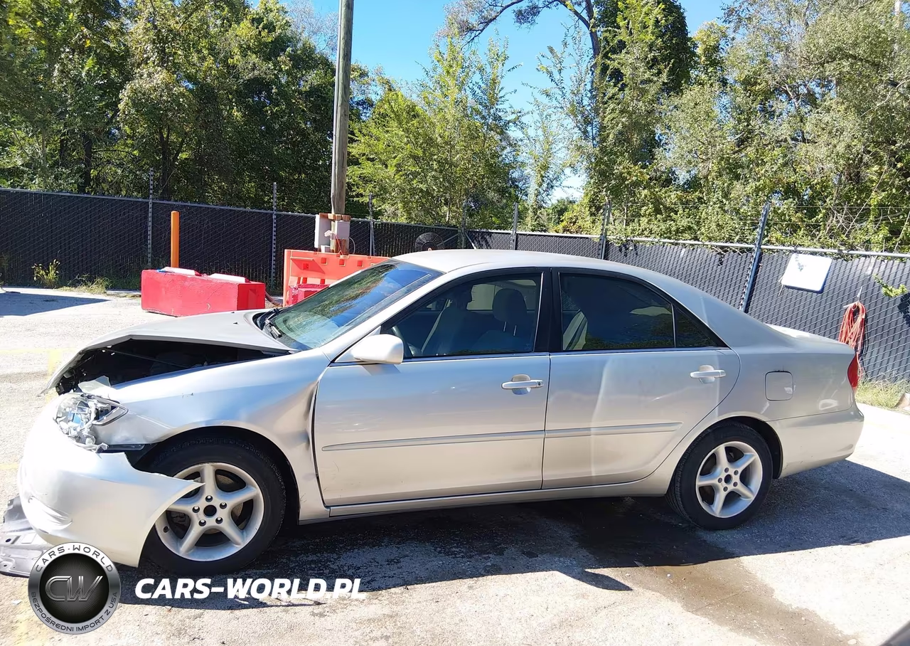 2004 Toyota Camry Le VIN:4T1BE32K24U850152 - 15