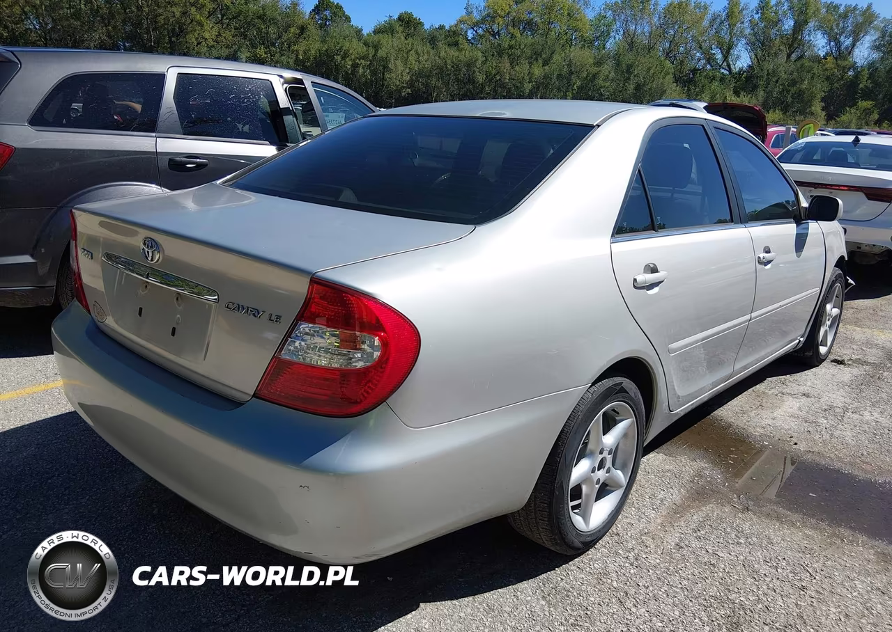 2004 Toyota Camry Le VIN:4T1BE32K24U850152 - 4